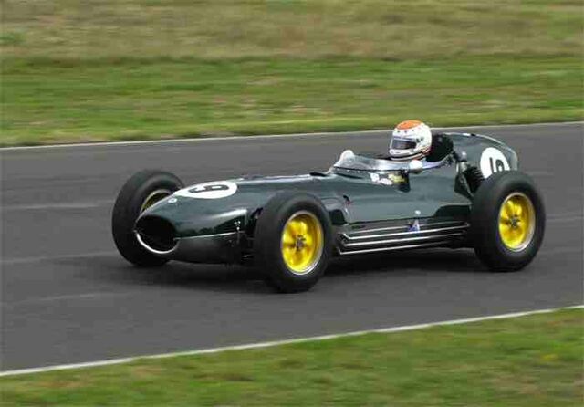 File:Reviv03-sun-fv-lotus16-walker.jpg