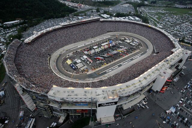 File:Bristol-Motor-Speedway-772874.jpg