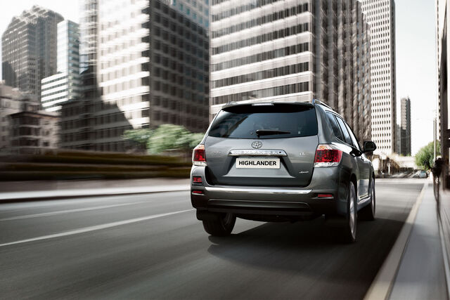 File:2011-Toyota-Highlander-Carscoop-8.jpg