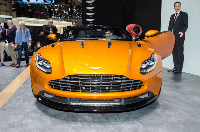 File:2017-Aston-Martin-DB11-front-end.jpg