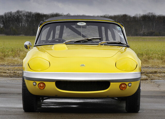 File:Lotus-elan 1962 2.jpg