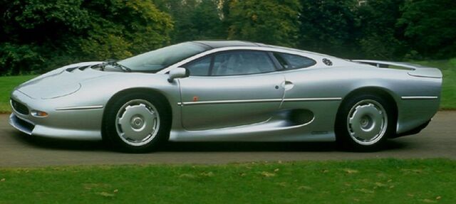 File:Jaguar xj220.jpg