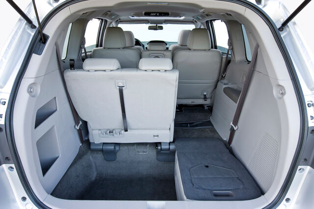 File:0292011-honda-odyssey-debut-.jpg