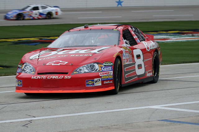 File:DaleEarnhardtJr.Texas2007.jpg