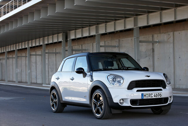 File:2011-MINI-Countryman-37.jpg
