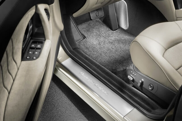 File:Maserati-Quattroporte-Awards-Edition-3.jpg
