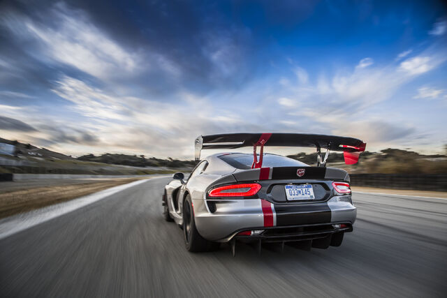 File:2016-Dodge-Viper-ACR-rear-end-in-motion-04.jpg