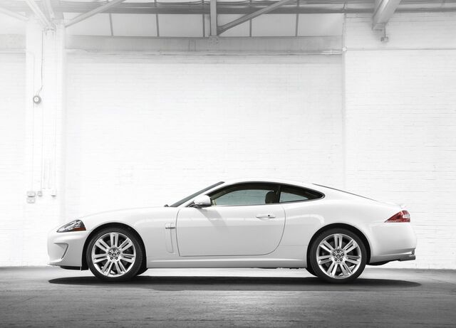 File:2010 Jaguar XKR 3.jpg
