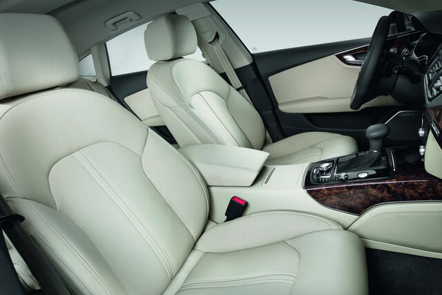 File:Audi-A7-Sportback-50.jpg