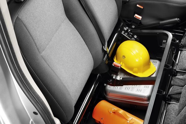 File:2011-Renault-Master-14.jpg