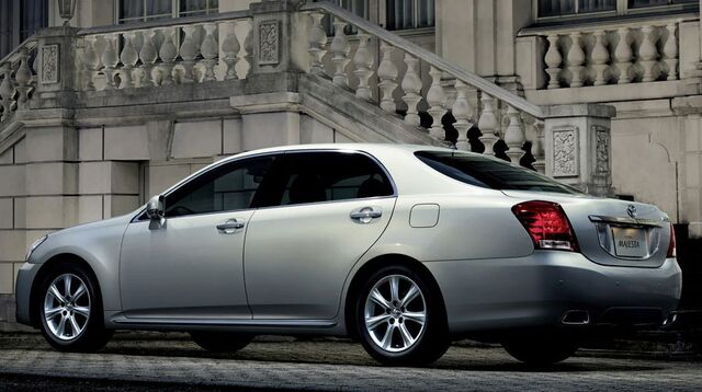 File:2009-toyota-crown-majesta 3.jpg