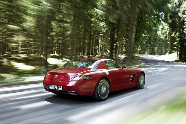 File:Mercedes-SLS-AMG-15.jpg