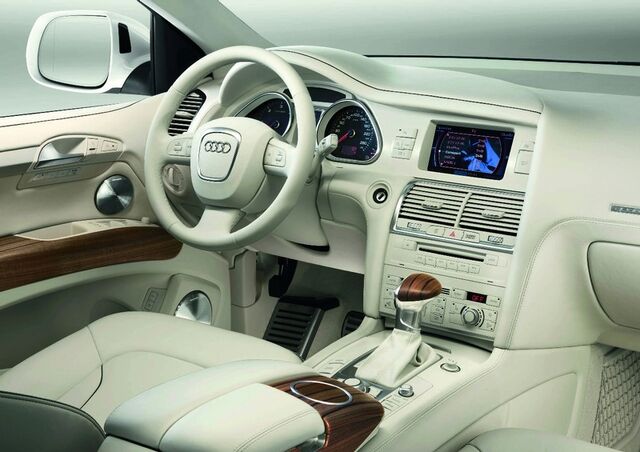 File:Audi Q7 V12 TDI Coastline Concept 4.jpg