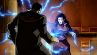 Asami electrocutando a Hiroshi.png