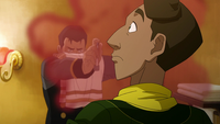 El secuestrador rociando a Wu.png