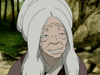 Hama hymyilee