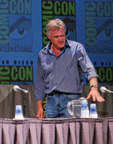 Datei:640px-Joe Johnston 2010 Comic-Con Cropped.jpg