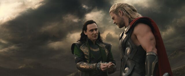 Datei:ThorLokiDarkKingdom.jpg