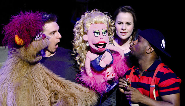 File:Avenue-q-recast-4761.jpg