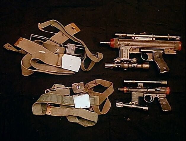 File:Alienpistols.jpg