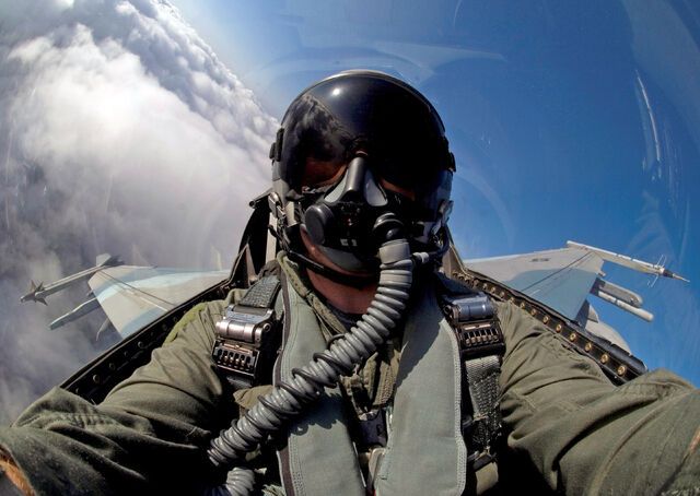 File:Pilot.jpg