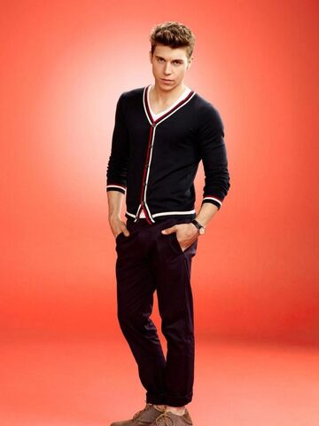 File:Colin Awkward S3 Pic..jpg
