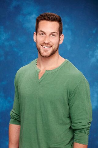 File:Chase (Bachelorette 12).jpg