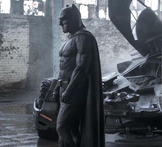 File:Batman stance-BVS.jpeg