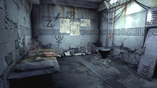 File:Maxie Zeus Cell Pan1.jpg