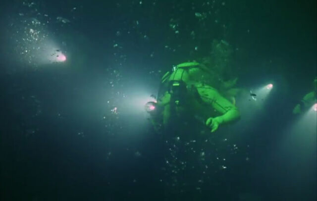 File:Frogman.jpg