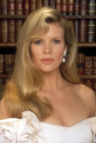Datei:VickiValeKimBasinger.jpg
