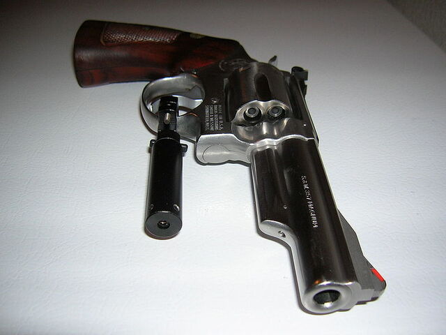 File:800px-S&W .357 Magnum With Laser Sight.jpg