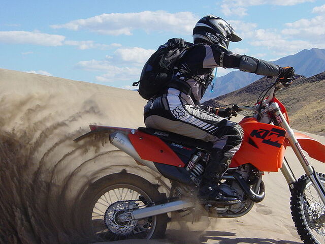 File:Dirt Bike IRL.jpg
