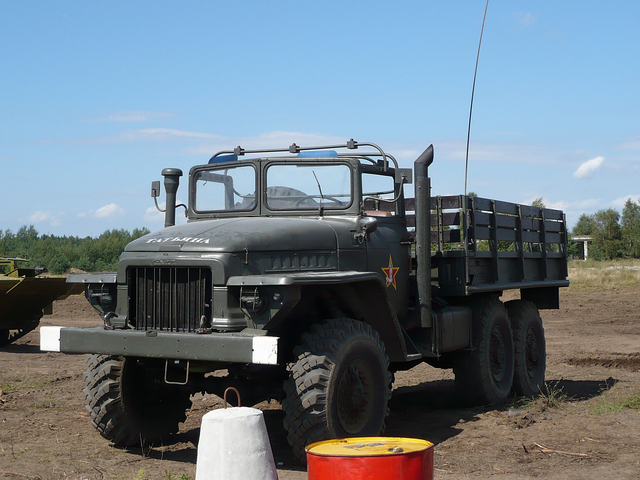 File:Ural 375D truck.png