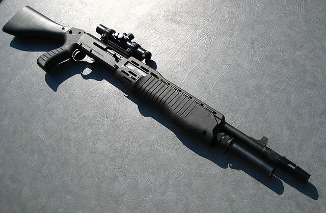 File:800px-Franchi SPAS-12 Shotgun.jpg