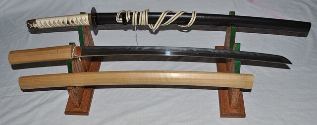 File:1024px-Antique Japanese katana.jpeg