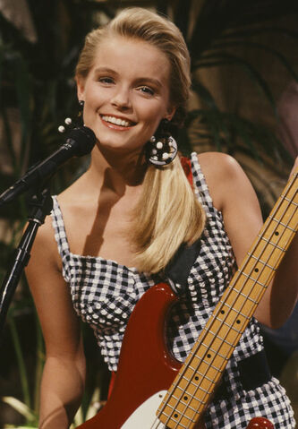 File:KellyPackard-California Dreams.jpg
