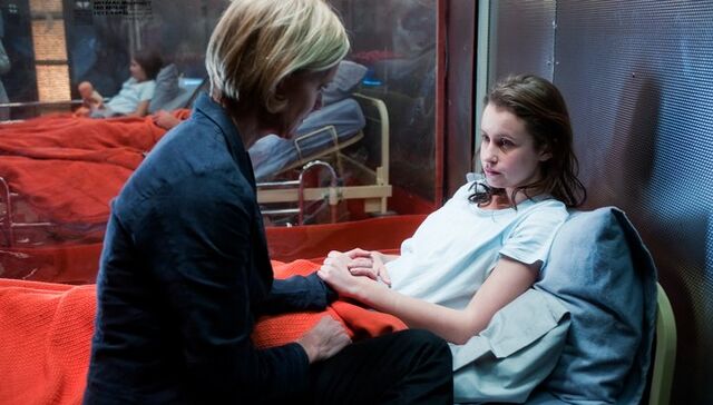 File:Stella and Lily.jpg