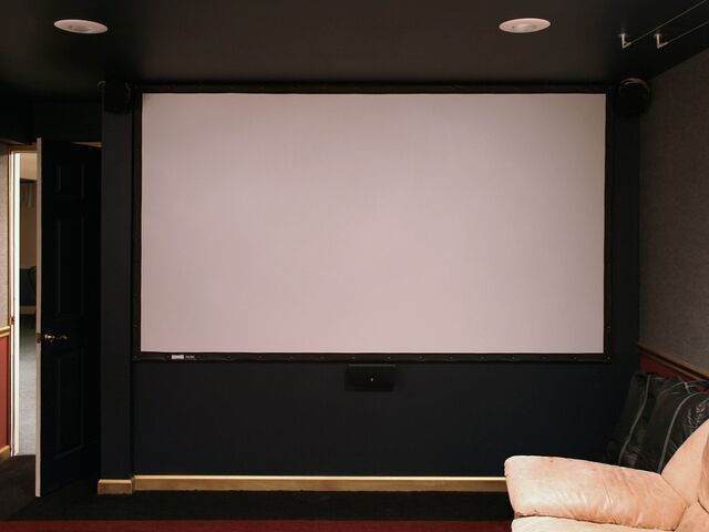 Datei:Rahmenleinwand Heimkino.jpg