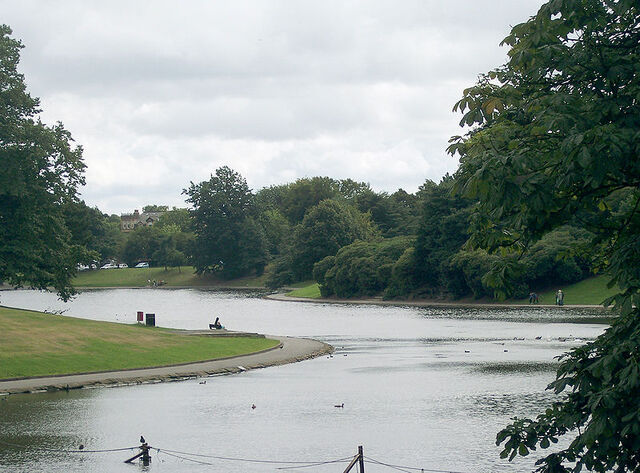 Файл:800px-Seftonparklake.jpg