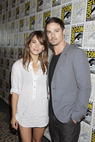 File:BEAUTY-AND-THE-BEAST-Comic-Con-1.jpg
