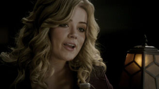 209VampireDiaries0998