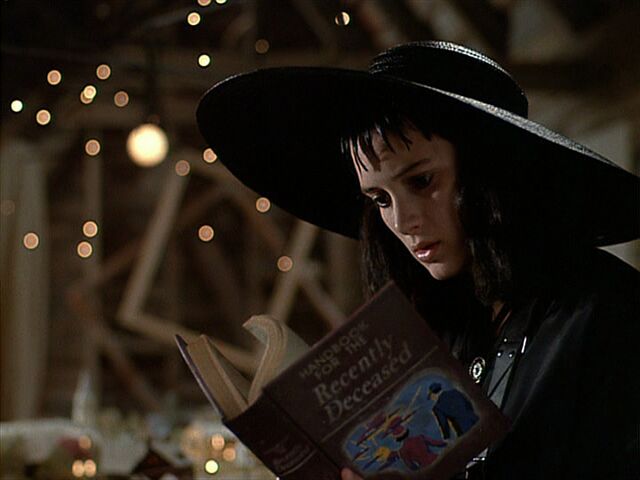 File:LydiaReads.jpg