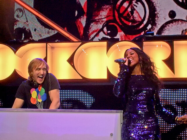 File:David Guetta and Kelly Rowland Live - Orange Rockcorps London 2009 reworked.jpg