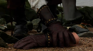 Displacer hand
