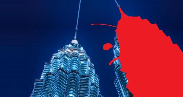 File:PetronasTwinTower lasers 13.jpg