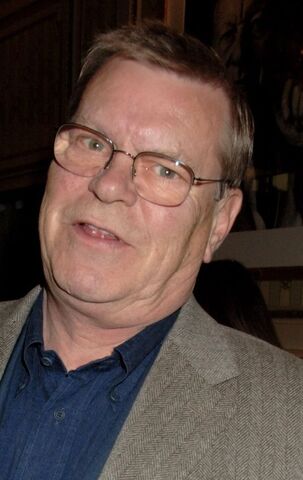 File:Warren Clarke.jpg