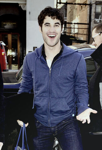File:Darren Criss blue sweatshirt.jpg