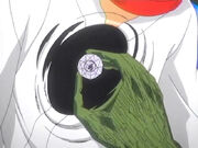 Aizen extrae la Hougyoku de Rukia.jpg
