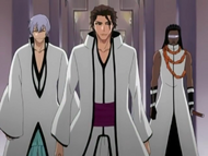 O145 Aizen, Gin i Tosen pojawiają się na spotkaniu Espady.png